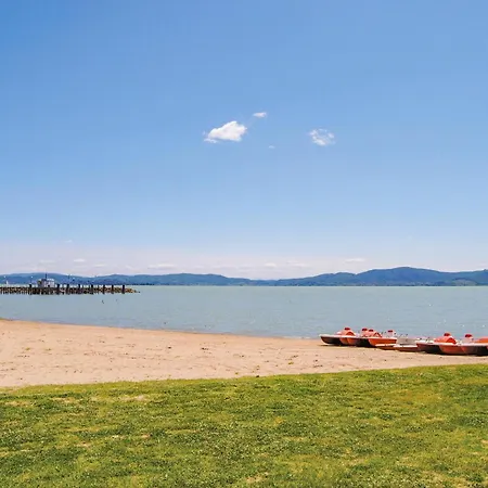 Lovely In Apartment Tuoro sul Trasimeno